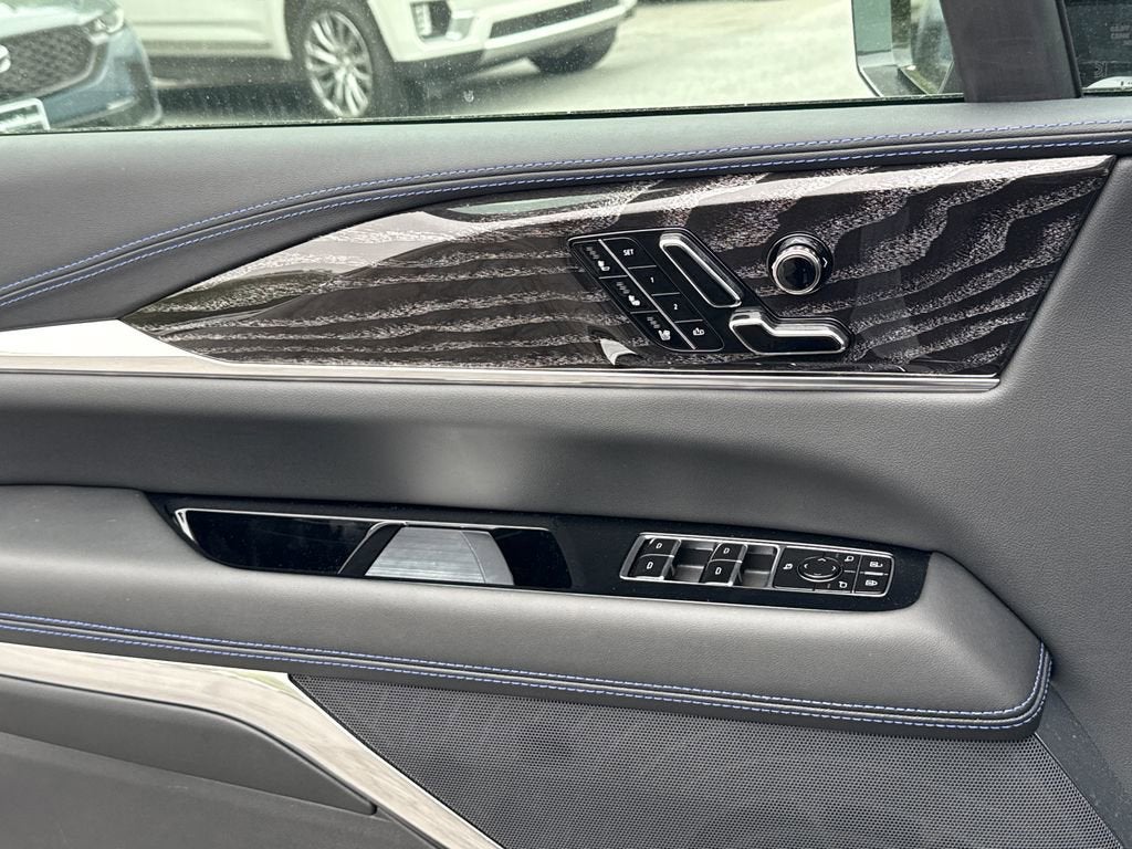 2026 Cadillac ESCALADE IQL Sport