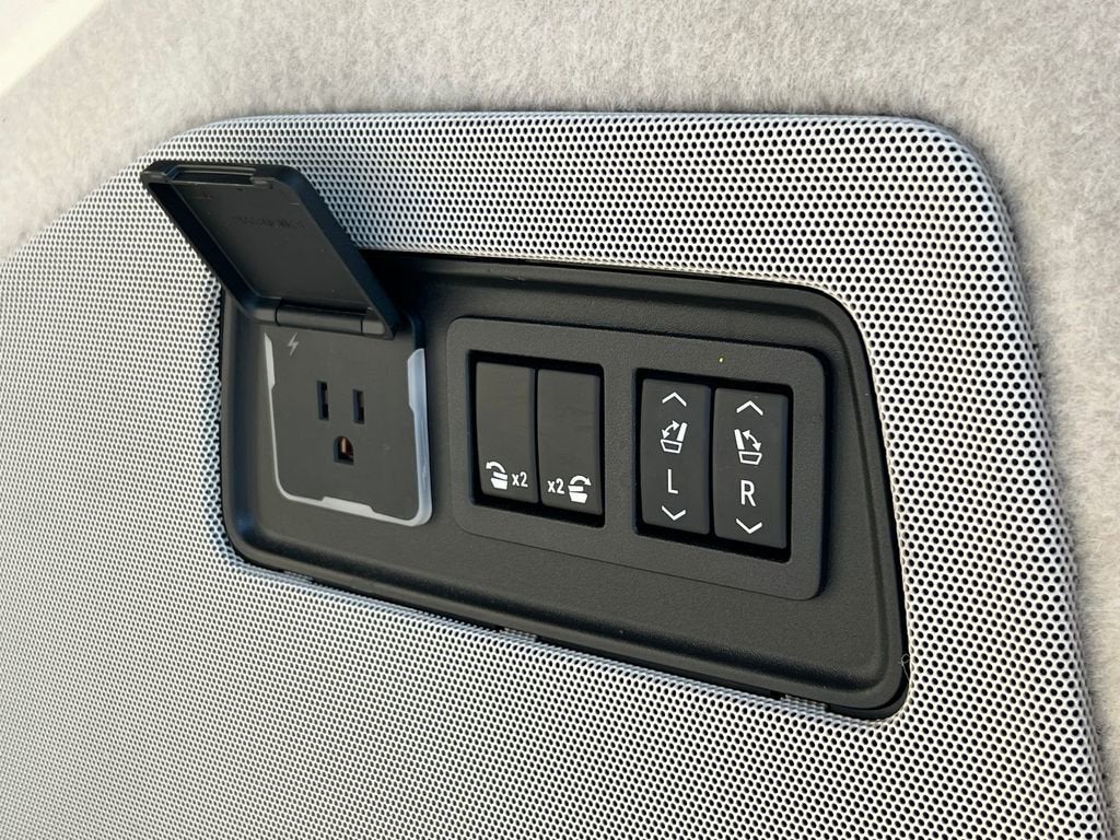 2024 Cadillac Escalade ESV Sport Platinum