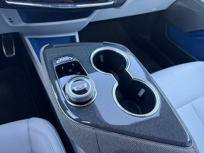 2025 Cadillac OPTIQ Luxury 1