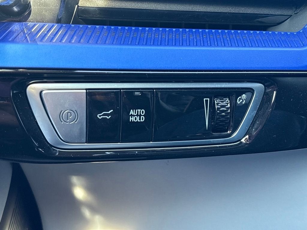 2025 Cadillac OPTIQ Luxury 1