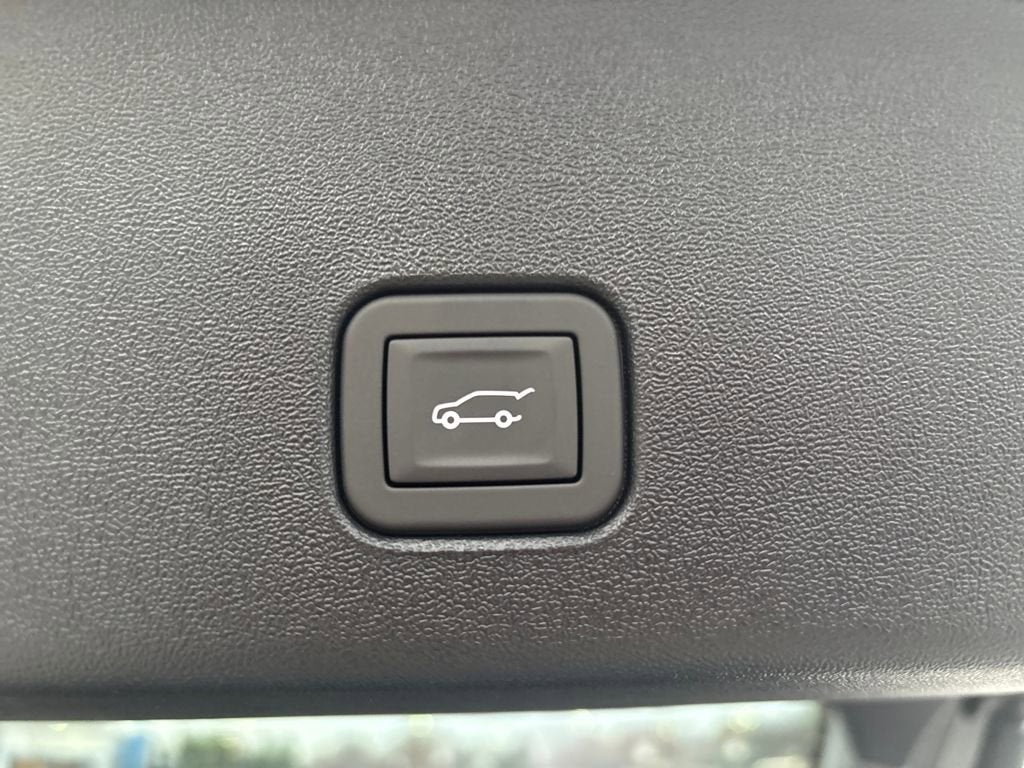 2026 Cadillac OPTIQ Premium Luxury