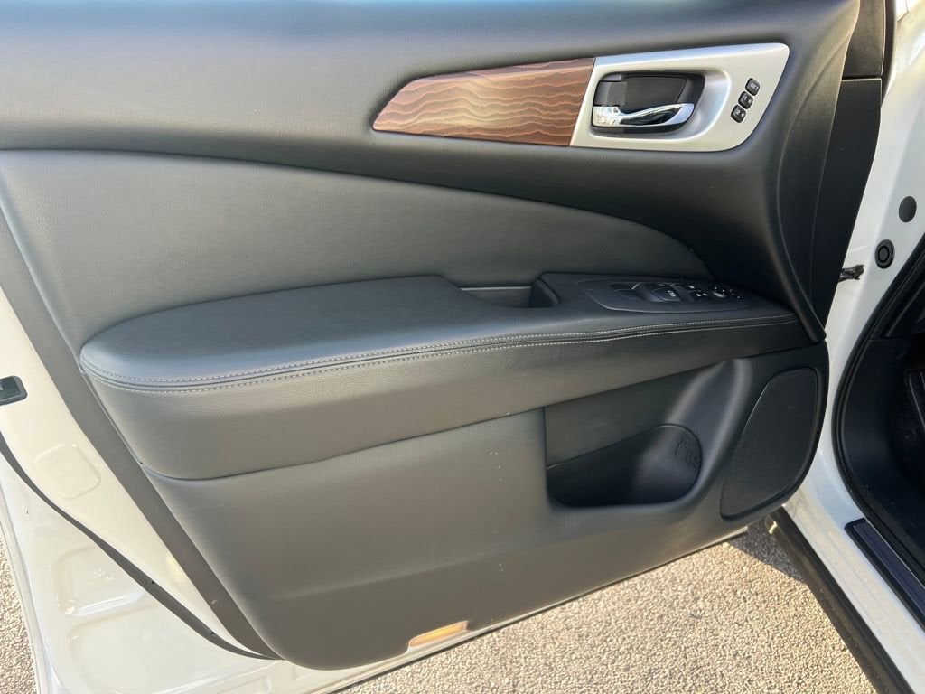 2020 Nissan Pathfinder Platinum