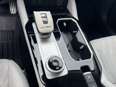 2025 Mitsubishi Outlander SEL
