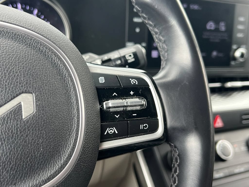 2023 Kia Carnival LX