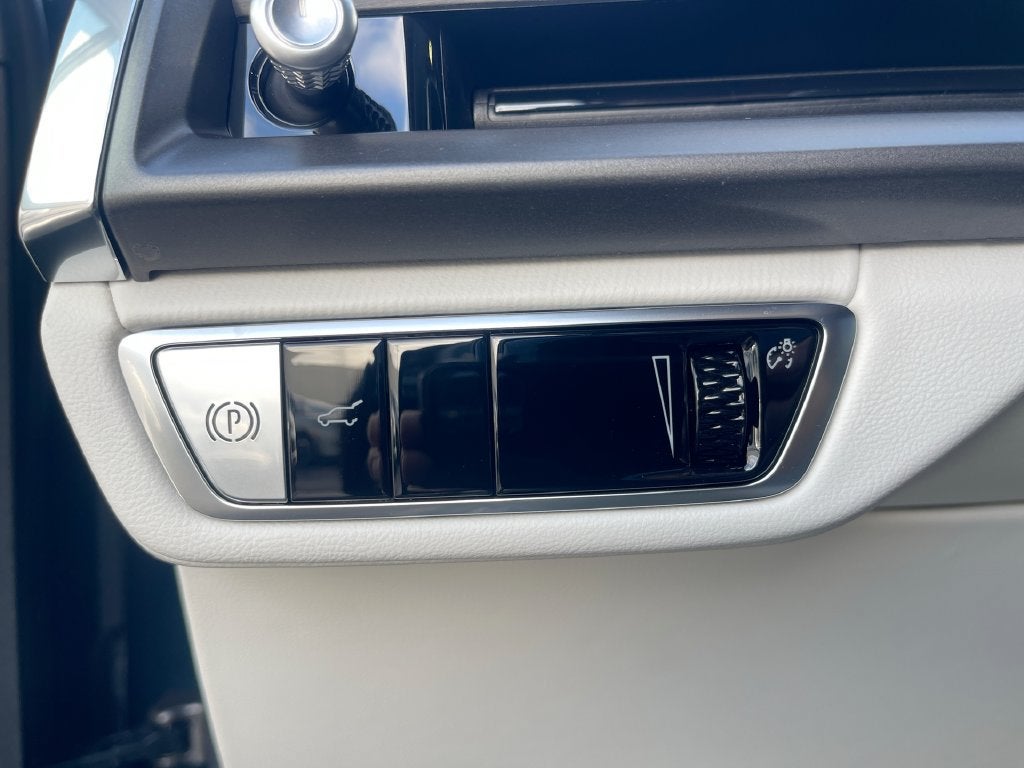 2027 Cadillac VISTIQ Luxury