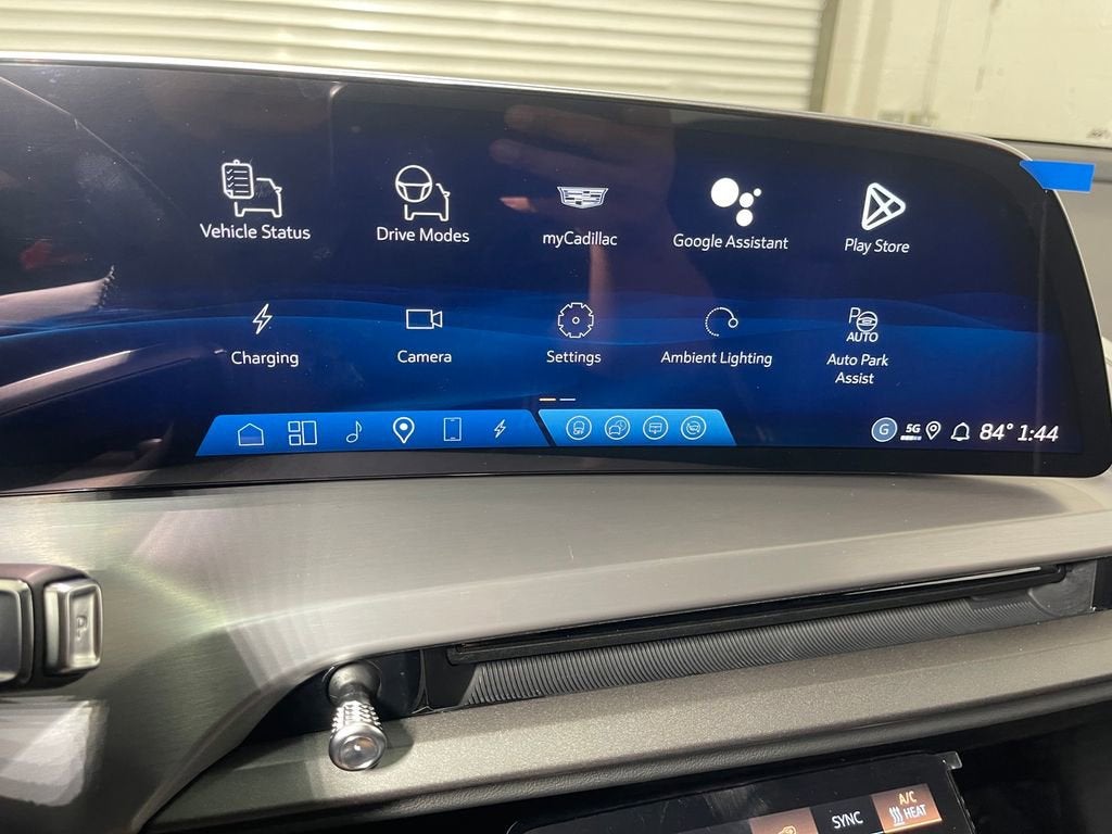 2026 Cadillac VISTIQ Luxury