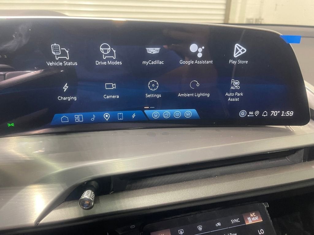 2026 Cadillac VISTIQ Platinum