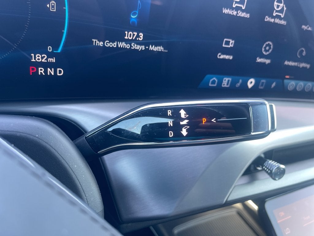 2026 Cadillac VISTIQ Platinum