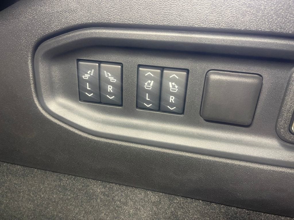 2026 Cadillac VISTIQ Platinum