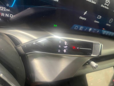 2026 Cadillac VISTIQ Platinum