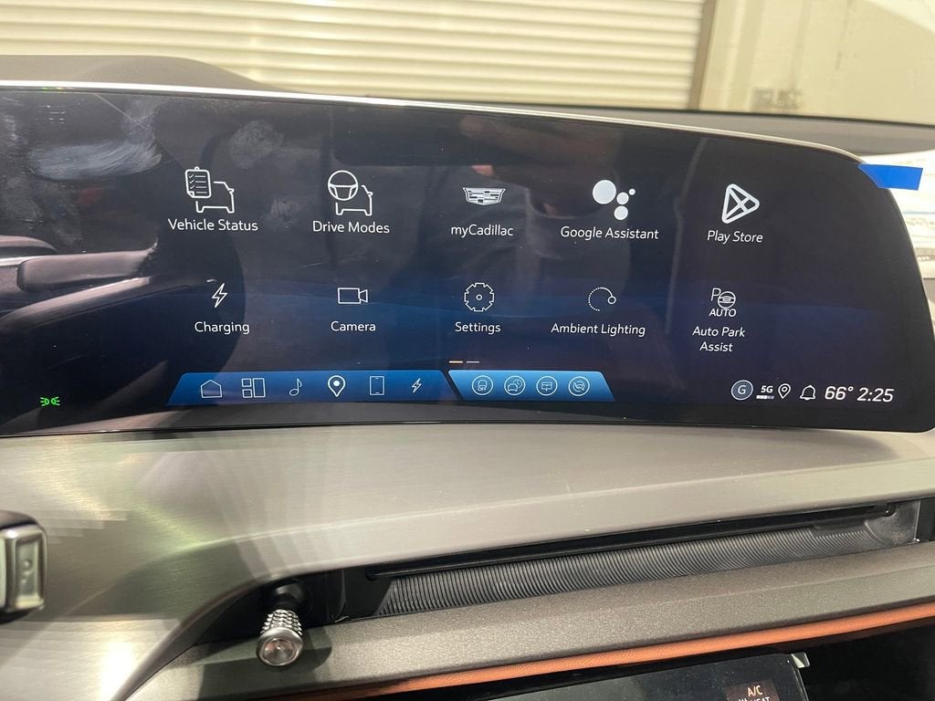 2026 Cadillac VISTIQ Platinum