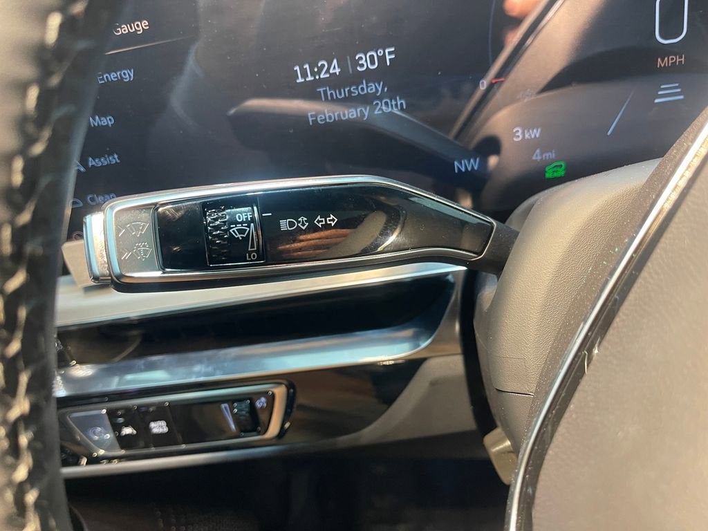 2025 Cadillac LYRIQ Luxury 1