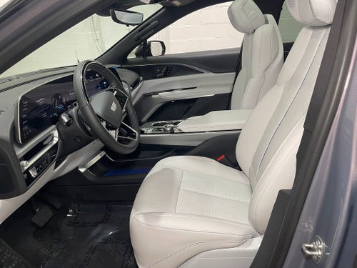 2025 Cadillac LYRIQ Luxury 2