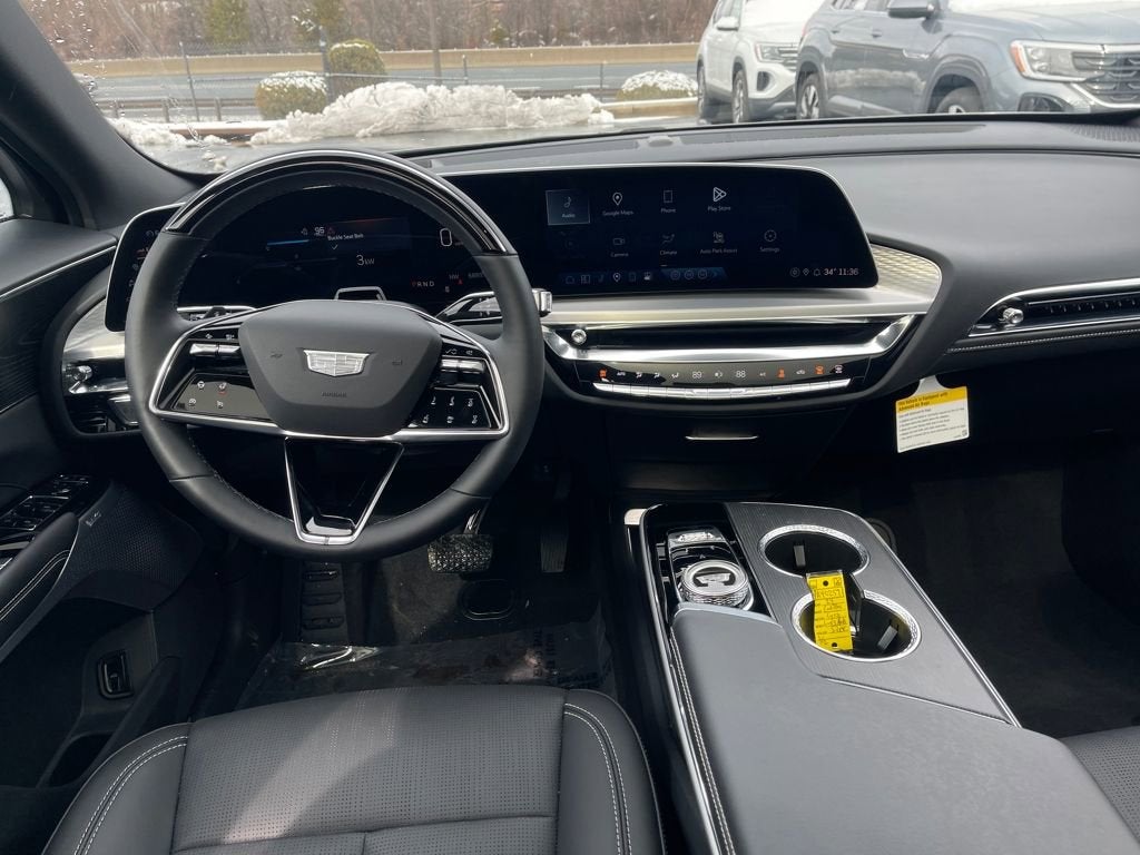 2024 Cadillac LYRIQ Luxury 3