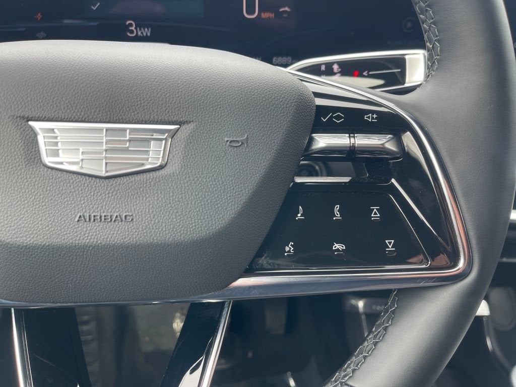 2024 Cadillac LYRIQ Luxury 3