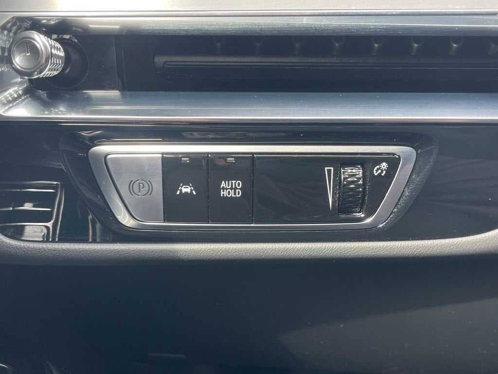 2024 Cadillac LYRIQ Luxury 3