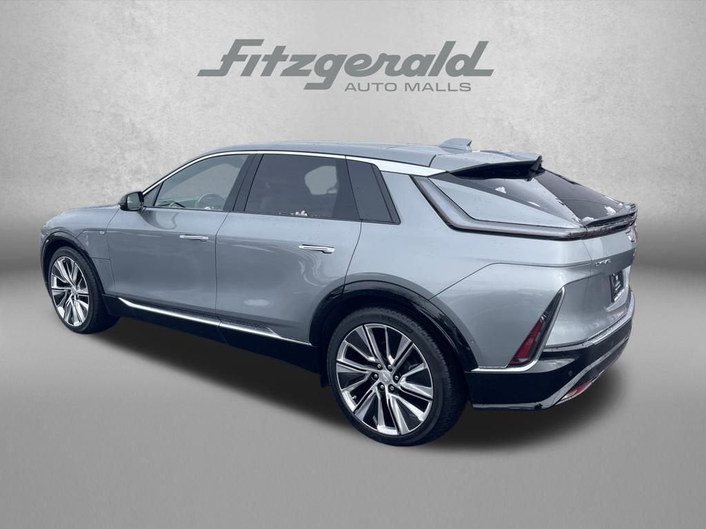 2024 Cadillac LYRIQ Luxury 3