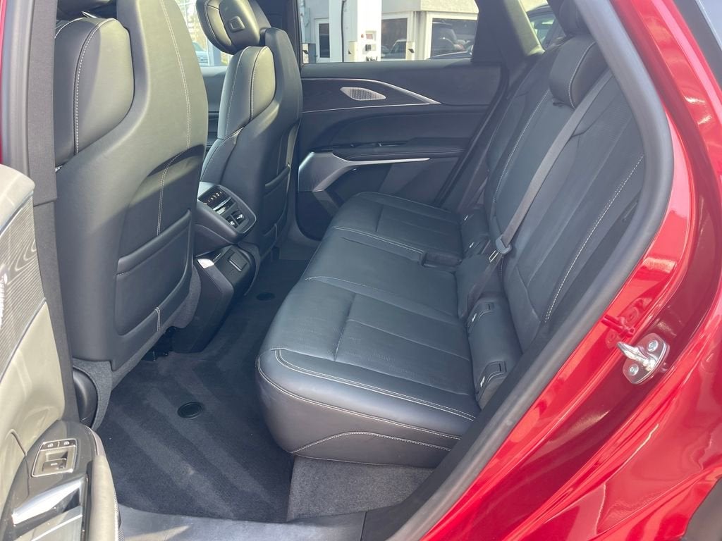 2024 Cadillac LYRIQ Luxury 3