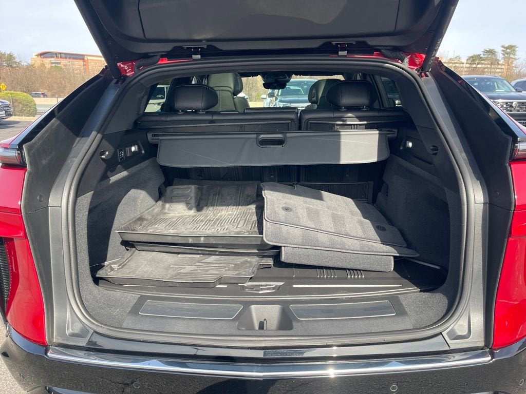 2024 Cadillac LYRIQ Luxury 3