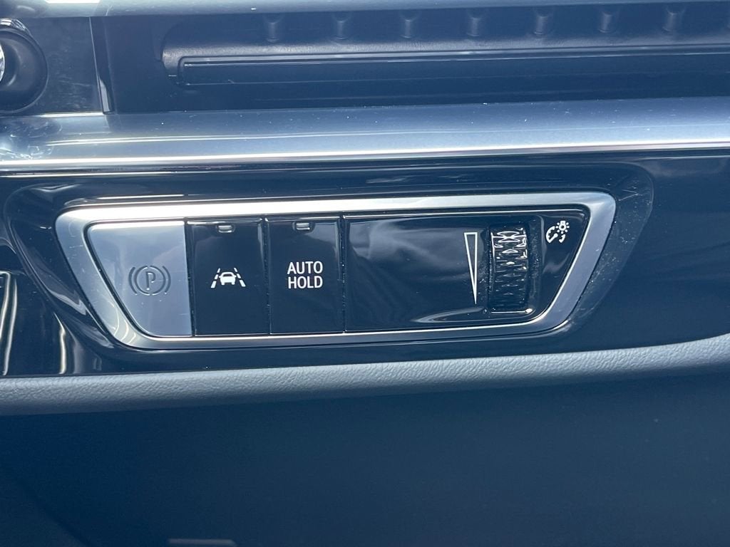 2024 Cadillac LYRIQ Luxury 3