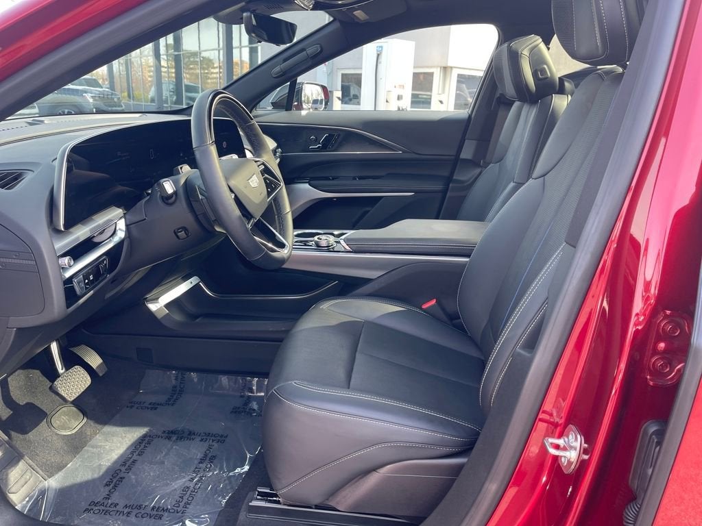 2024 Cadillac LYRIQ Luxury 3