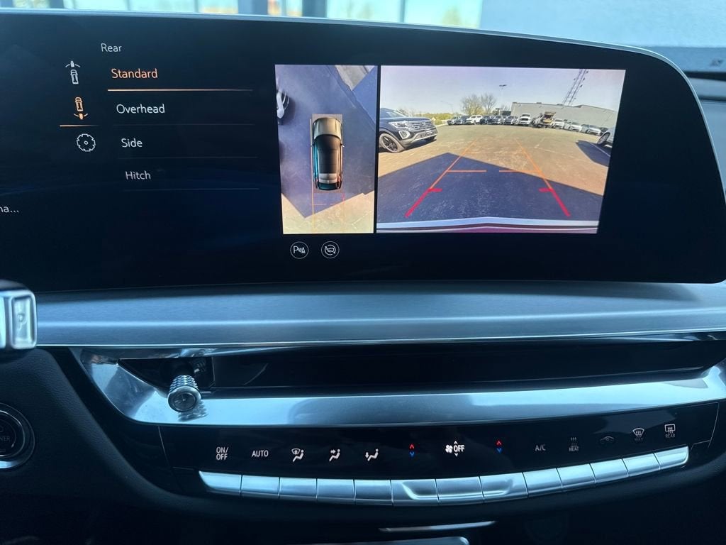 2024 Cadillac LYRIQ Luxury 3