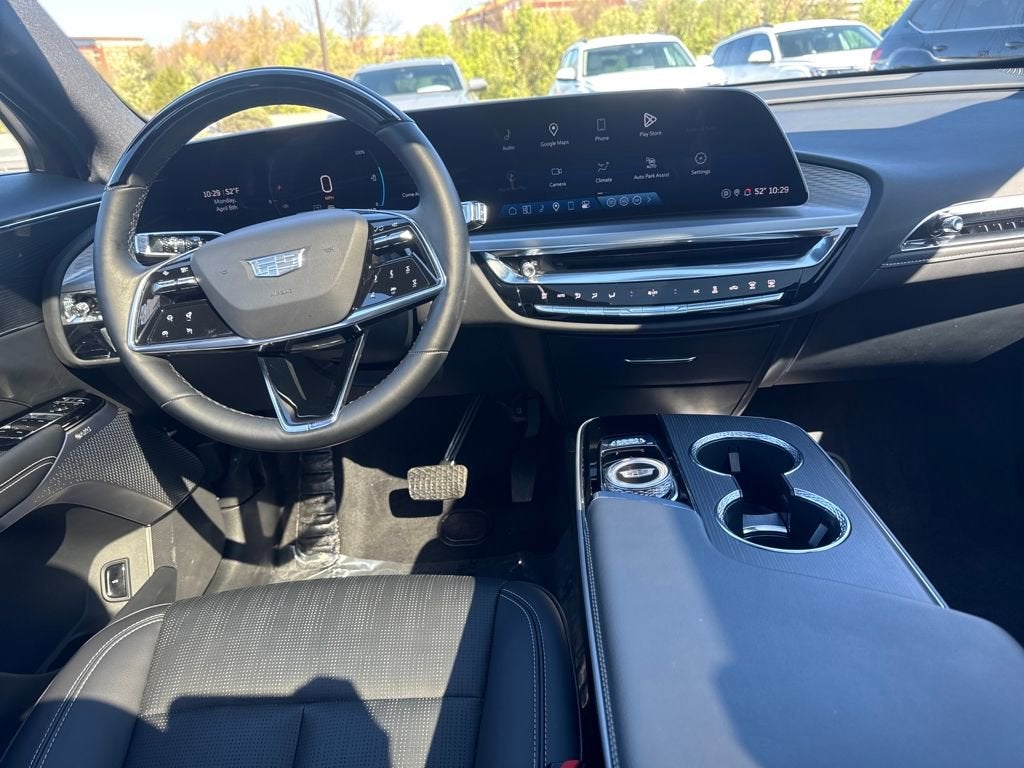 2024 Cadillac LYRIQ Luxury 3