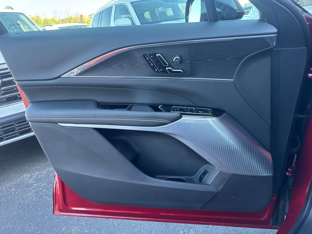 2024 Cadillac LYRIQ Luxury 3