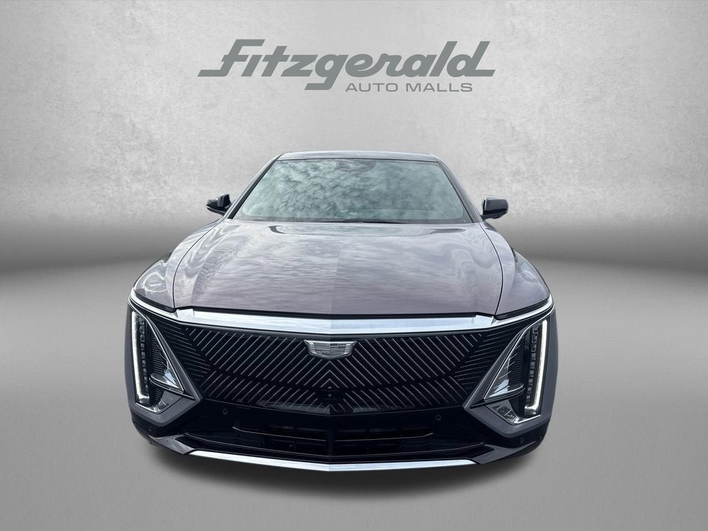 2025 Cadillac LYRIQ Luxury 3