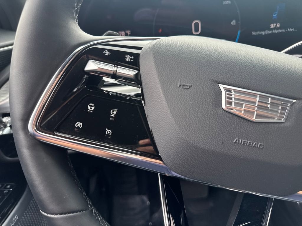 2025 Cadillac LYRIQ Luxury 3