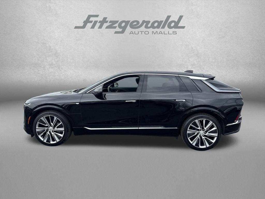 2025 Cadillac LYRIQ Luxury 3