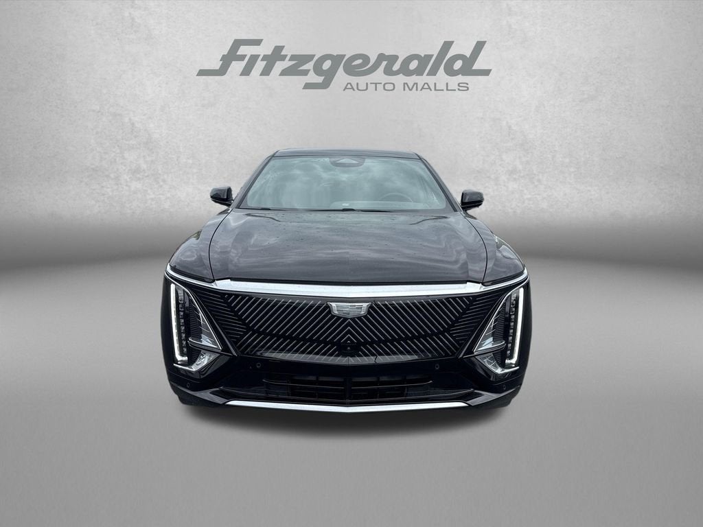 2025 Cadillac LYRIQ Luxury 3
