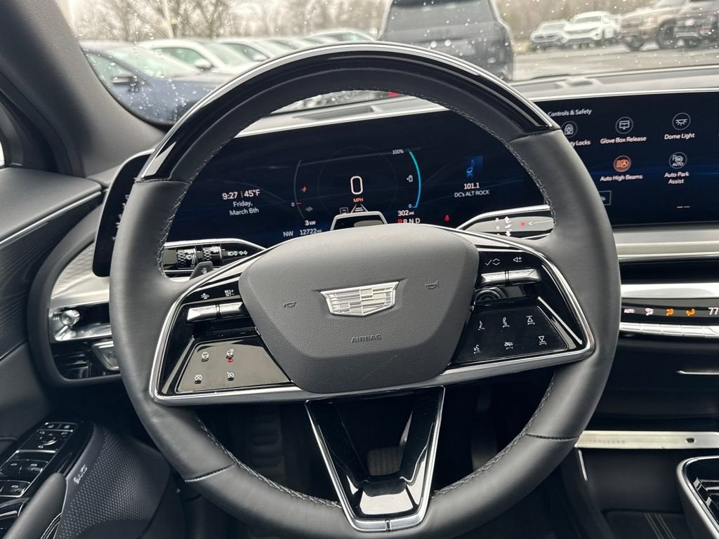 2025 Cadillac LYRIQ Luxury 3