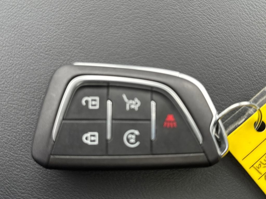 2025 Cadillac LYRIQ Luxury 3