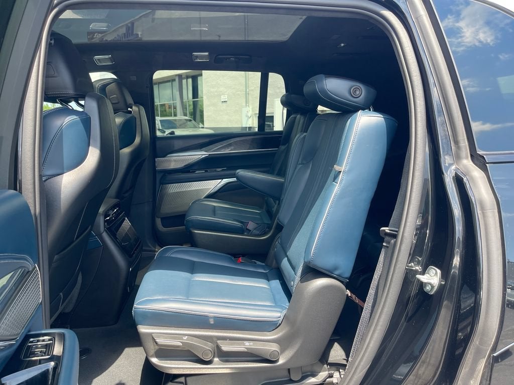 2025 Cadillac ESCALADE IQ Luxury 2