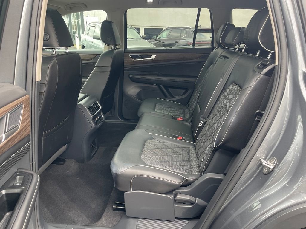 2025 Volkswagen Atlas 2.0T SEL Premium R-Line