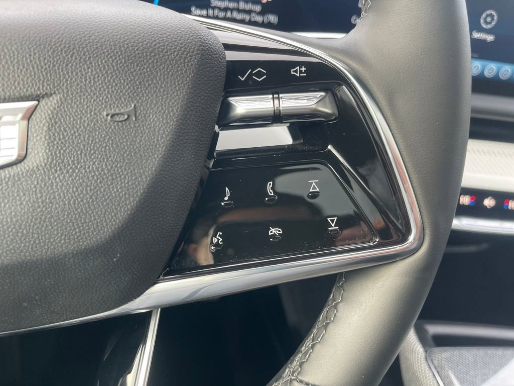 2025 Cadillac OPTIQ Luxury 2