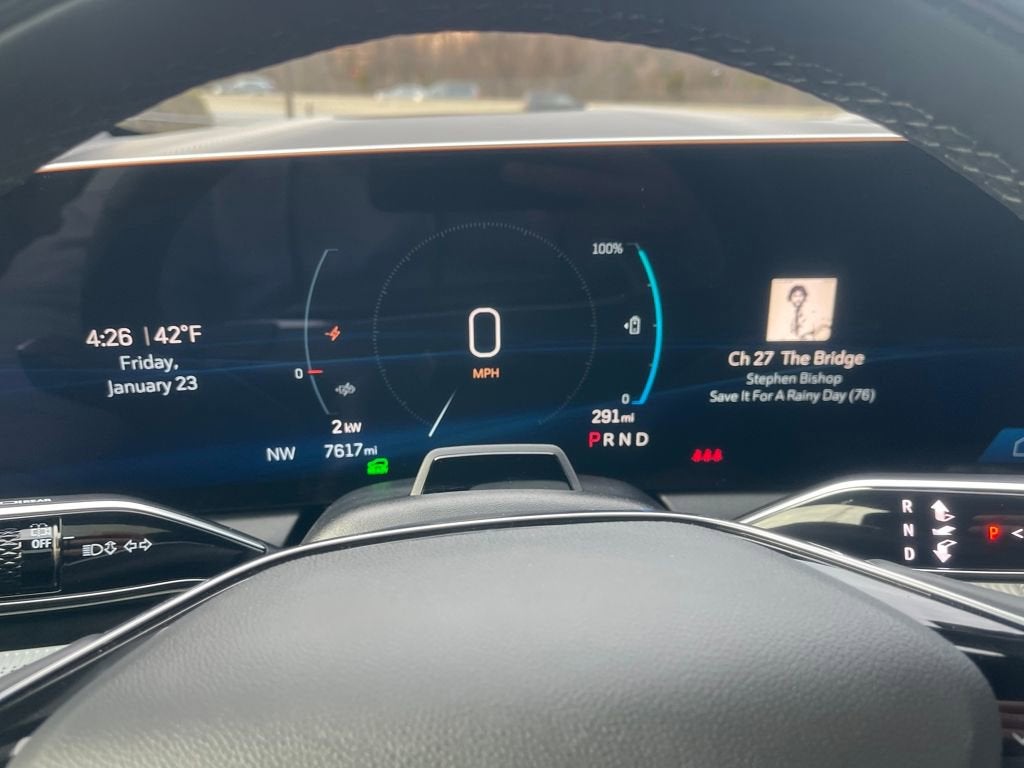 2025 Cadillac OPTIQ Luxury 2