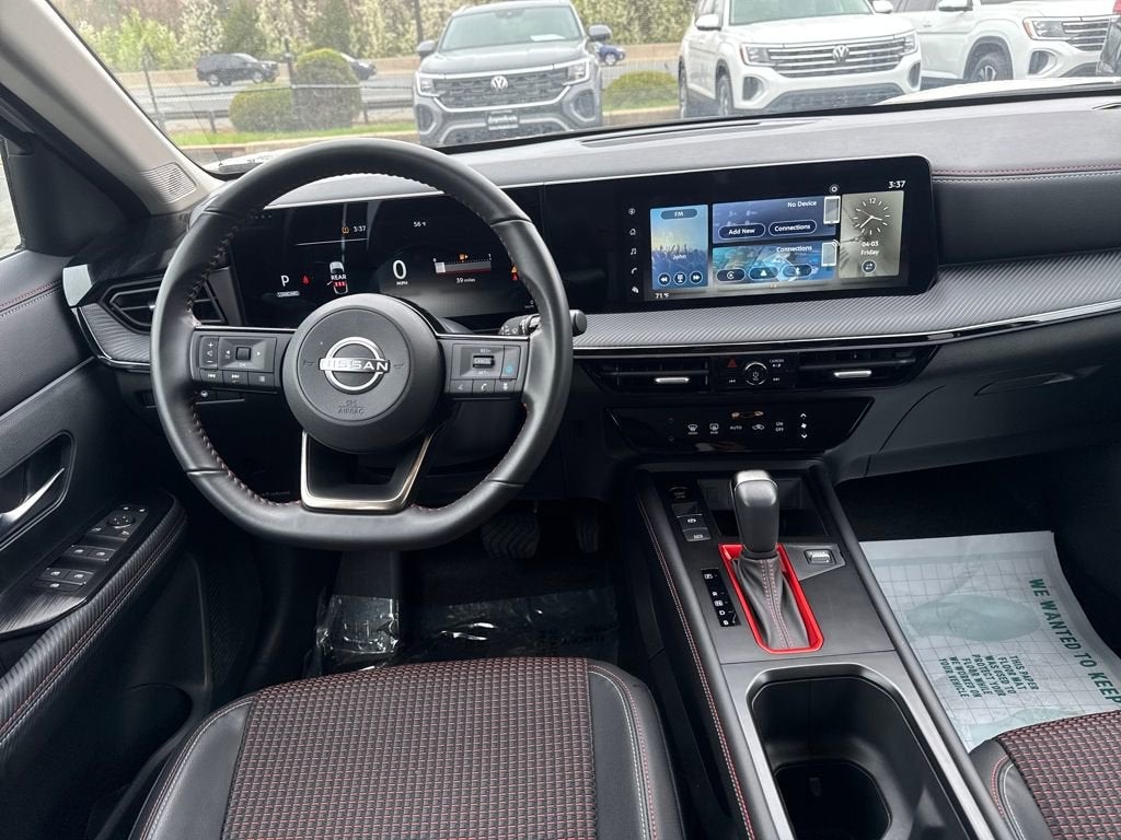 2025 Nissan Kicks SR