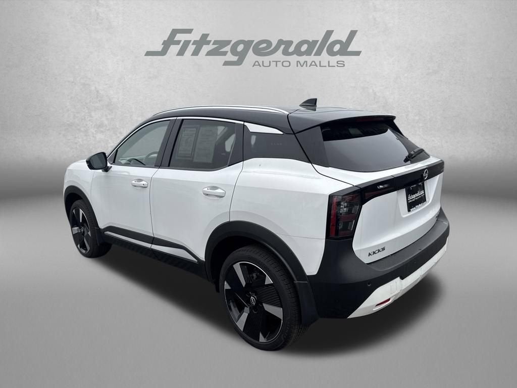 2025 Nissan Kicks SR