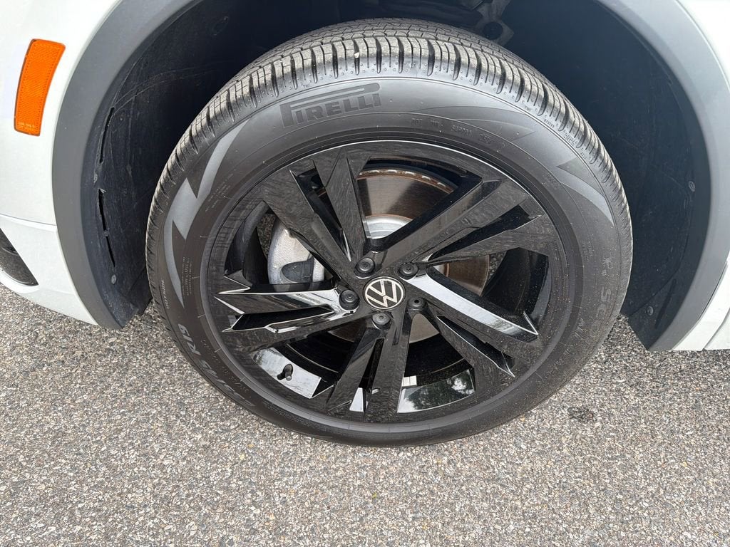 2024 Volkswagen Tiguan SE R-Line Black