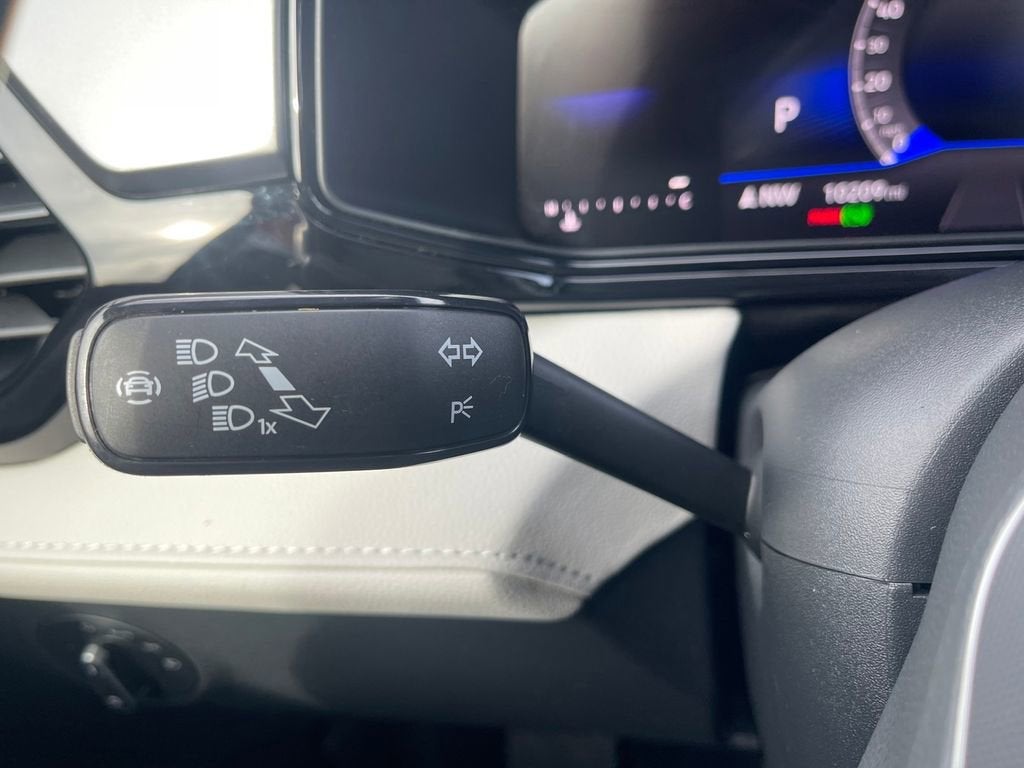 2025 Volkswagen Taos S