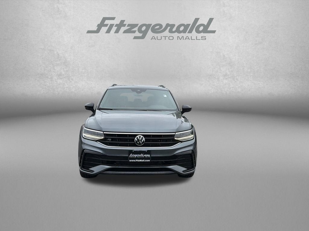 2024 Volkswagen Tiguan SE R-Line Black