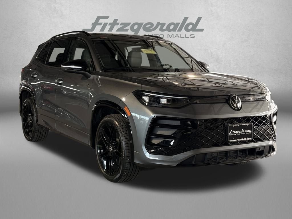 2025 Volkswagen Tiguan SE R-Line Black