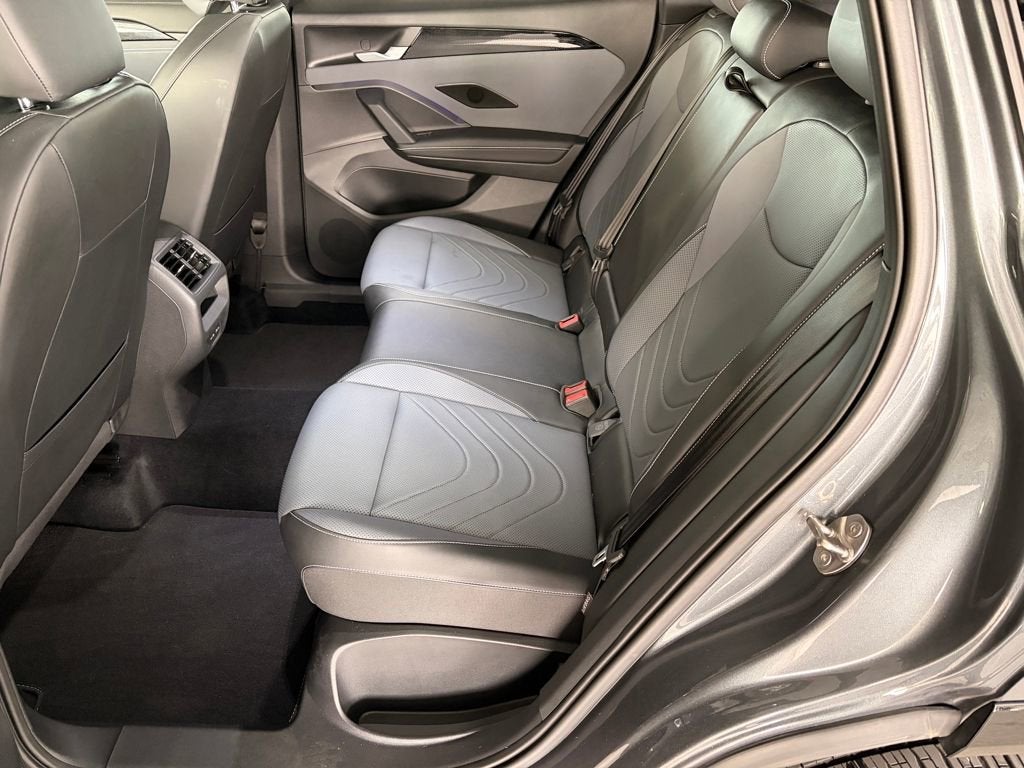 2025 Volkswagen Tiguan SE R-Line Black