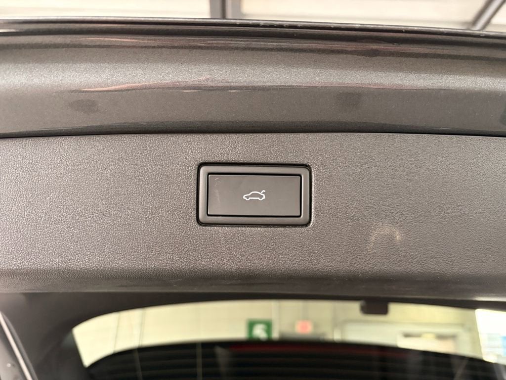 2025 Volkswagen Tiguan SE R-Line Black