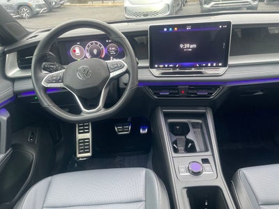 2025 Volkswagen Tiguan SE R-Line Black