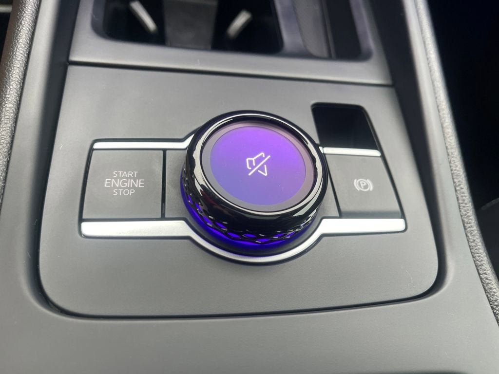 2025 Volkswagen Tiguan SE R-Line Black