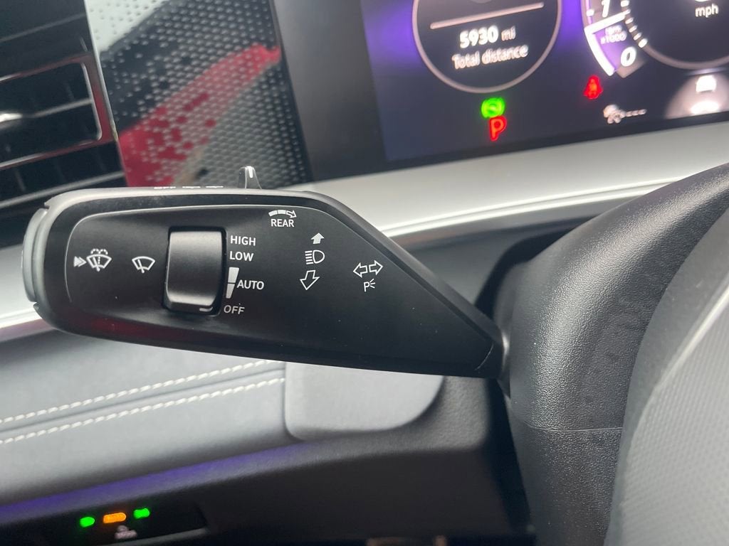 2025 Volkswagen Tiguan SE R-Line Black