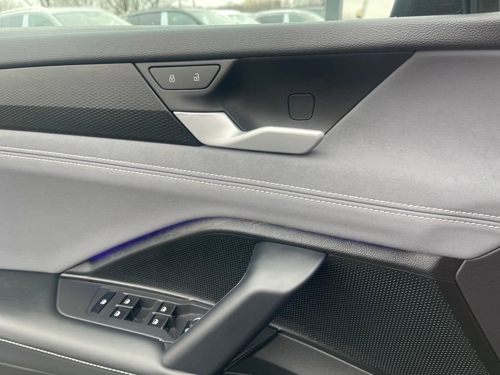 2025 Volkswagen Tiguan SE R-Line Black